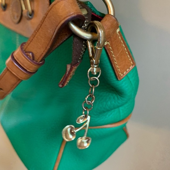 Dooney & Bourke tote bag purse pebbled leather kelly green  cherry charm - Picture 3 of 16